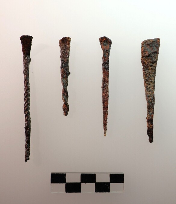 Στο φως το Βασιλικό Γυμνάσιο της Μίεζας – Βρέθηκαν γραφίδες που χρησιμοποιούσαν οι μαθητές του Αριστοτέλη